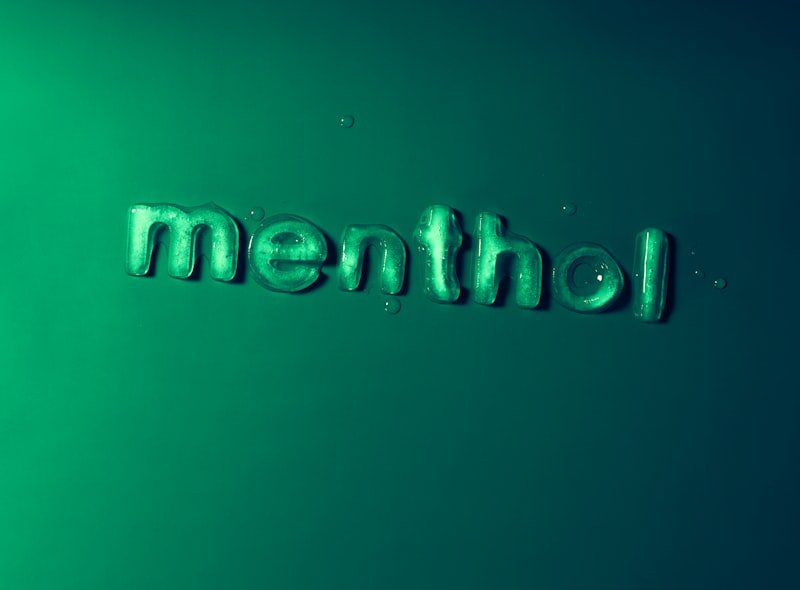 The word menthol rendered in 3D gel letters.