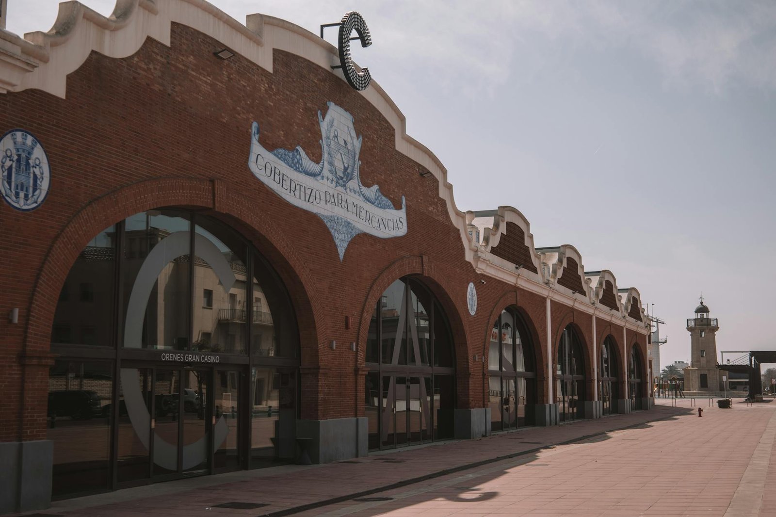 Facade of the Orenes Gran Casino in Castellón de la Plana, featuring classic architecture under a clear sky.